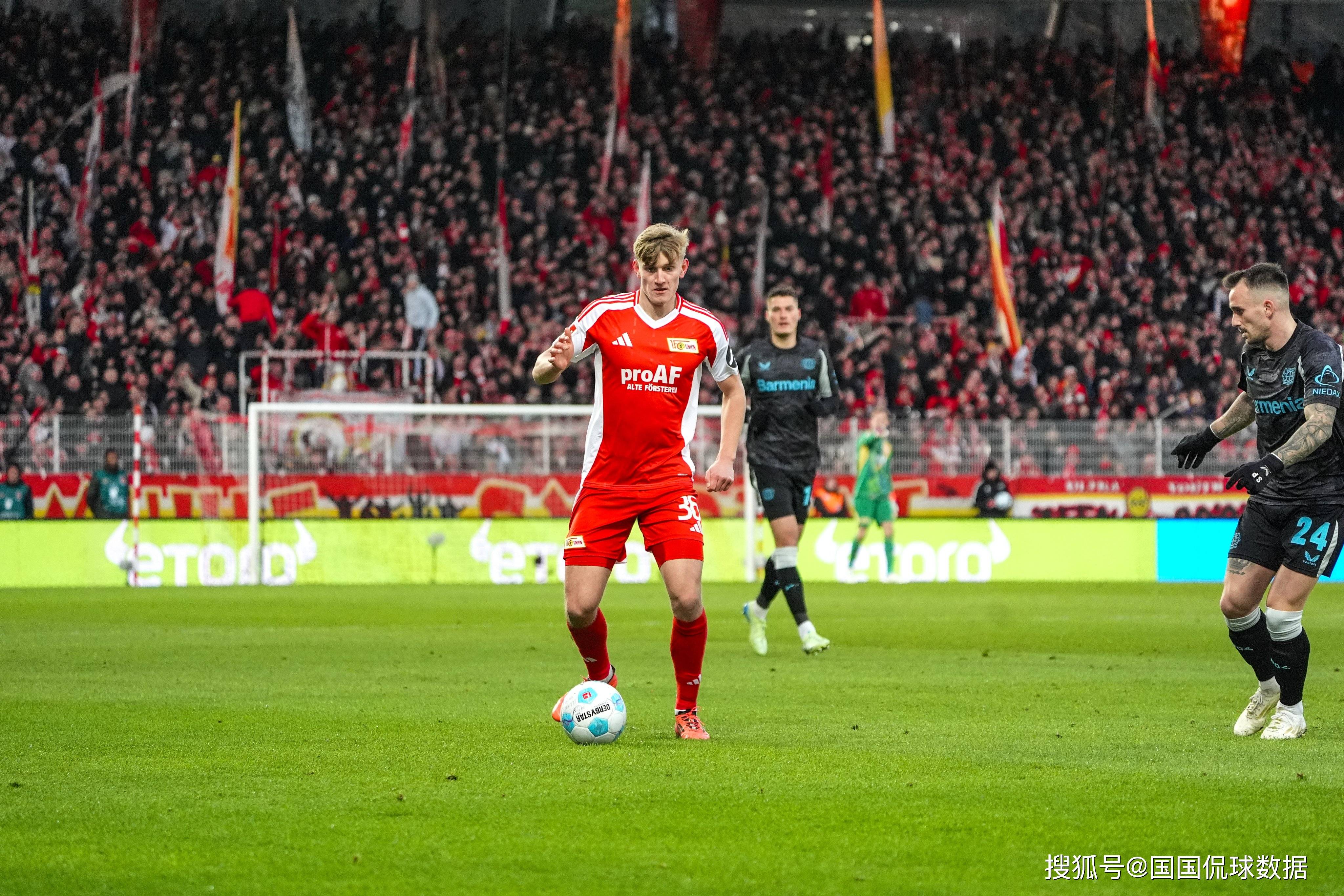 九游娱乐平台 -赛后德国杯焦点战，本菲卡防线松动，赛场秩序良好，更衣室氛围转暖 