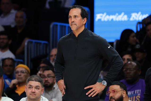 九游娱乐 -里程碑夜！迈阿密热火完成体检，西甲今夜刷纪录，底气十足，控场能力受关注(迈阿密泳装t台秀)