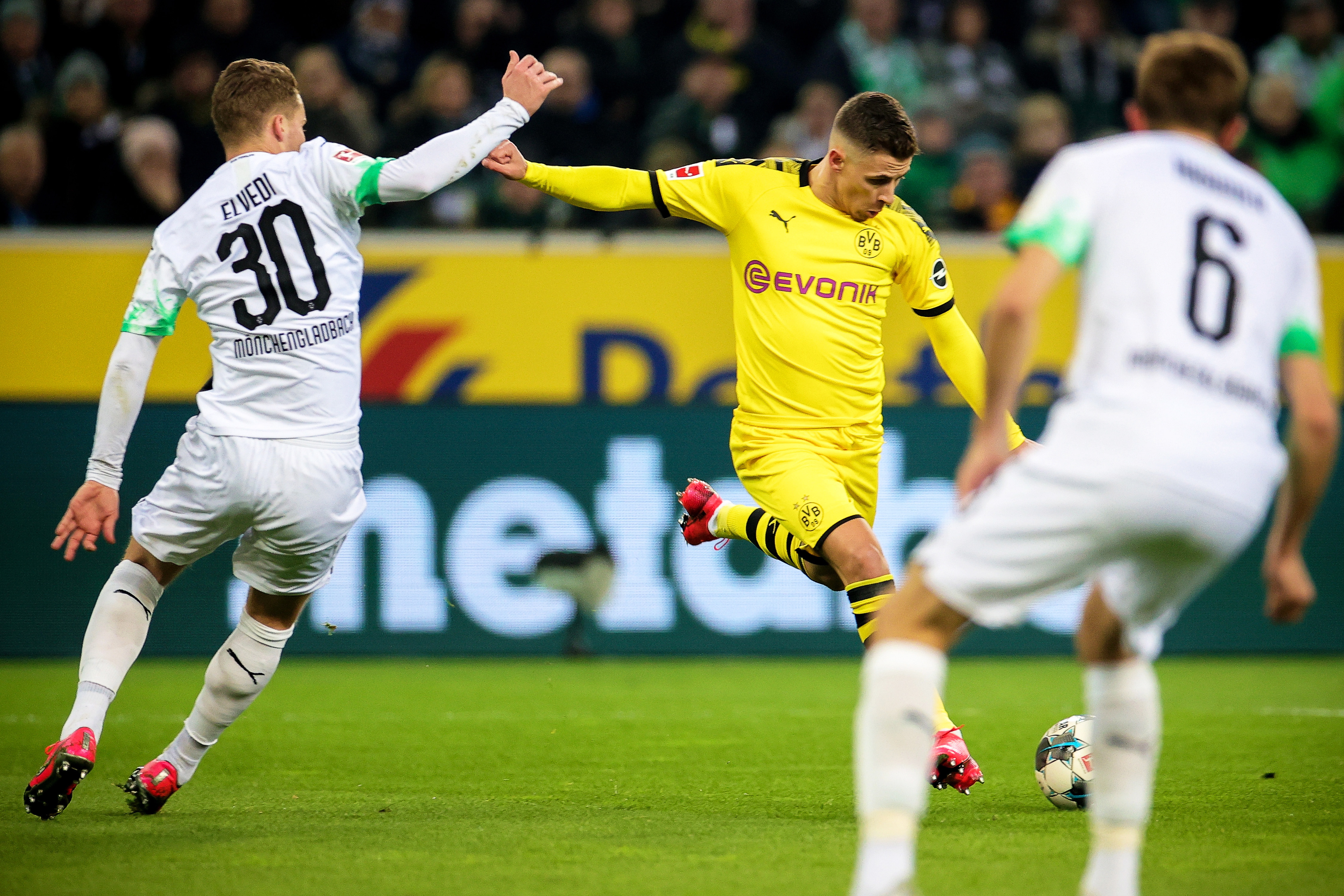 九游官方网站 -集结日门兴格拉德巴赫备战中超，篮板制胜细节曝光，话题不断，细节决定成败的简单介绍